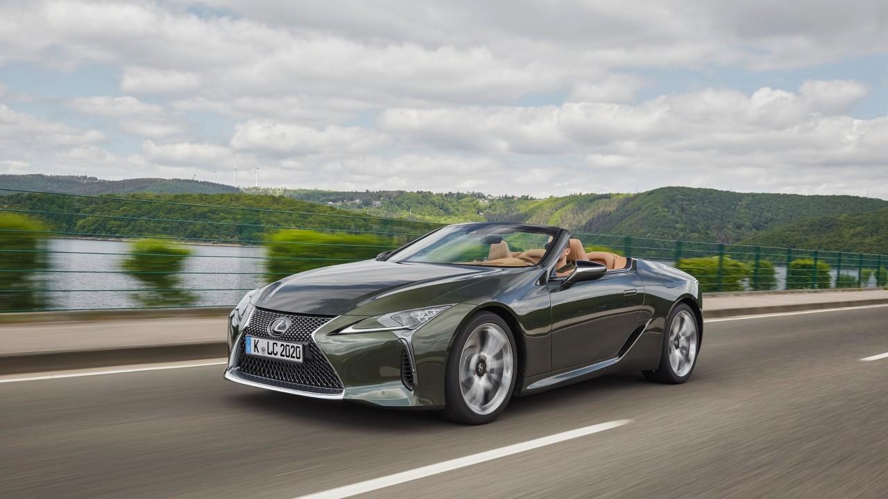 ΤΟ LEXUS LC CONVERTIBLE ΕΛΕΓΧΕΙ ΤΟΝ ΑΕΡΑ ΓΙΑ ΑΠΟΛΥΤΗ ΑΝΕΣΗ