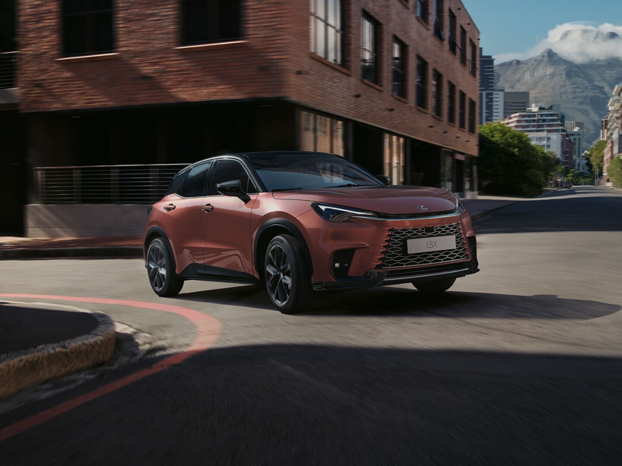 Νέο Lexus LBX