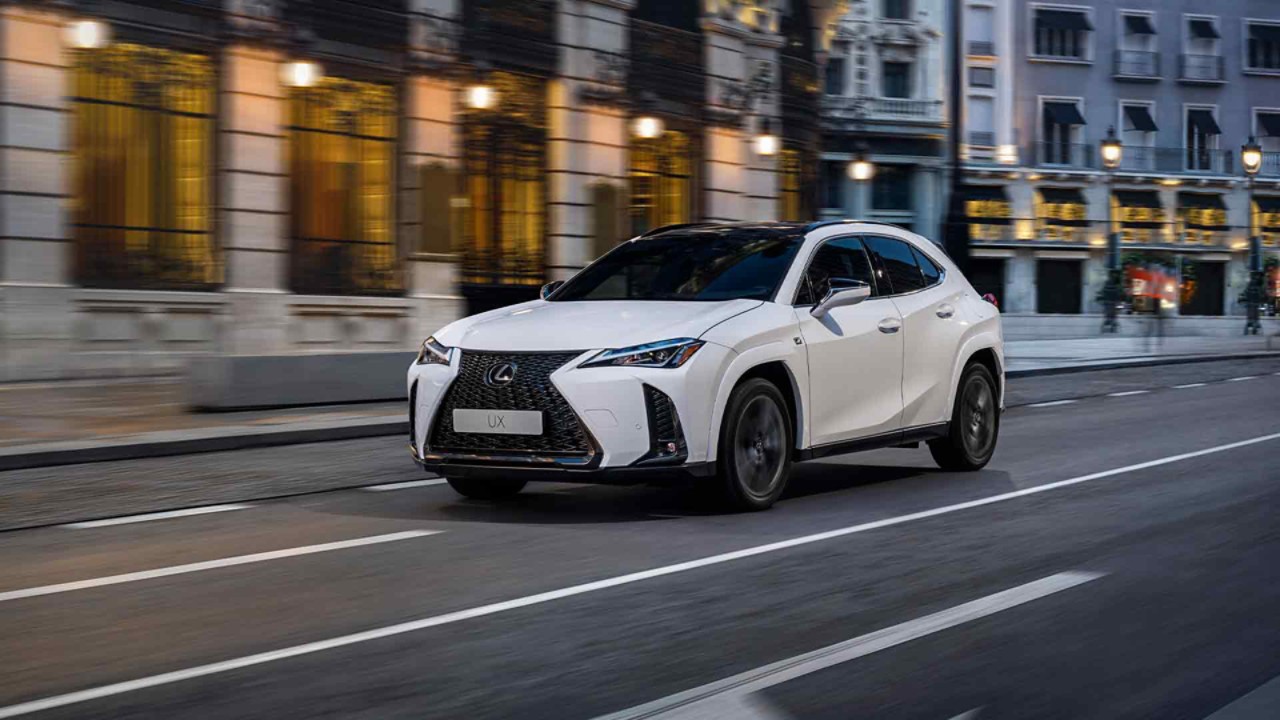 Tο Lexus UX στην πόλη