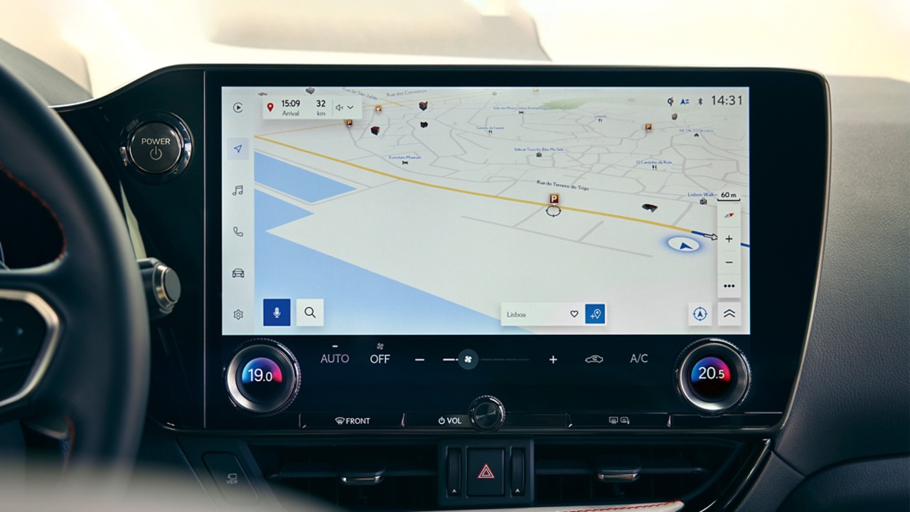 Premium navigation maps on a Lexus multimedia screen